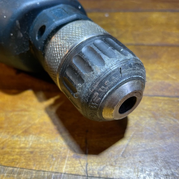 🛠Bosch 3/8 Drill 5.5 Amps 🛠 - Picture 4 of 5